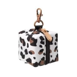 Petunia Pickle Bottom Pacifier Porter -Baby Product petunia pickle bottom pacifier porter leopard 1